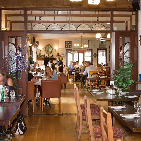 Chester Beatty Отель